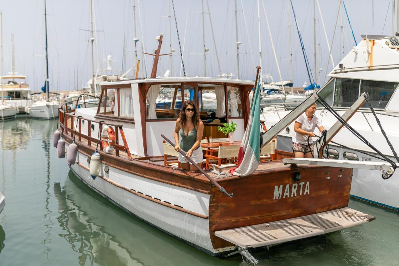 Marta Boat B&B Castelsardo Exterior photo